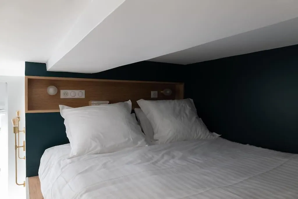 Bel Appartement D\'Architecte Au Coeur De Paris contacts