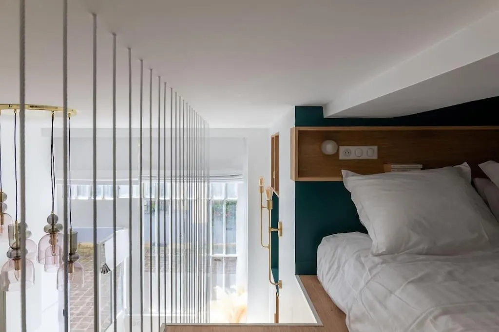 Bel Appartement D\'Architecte Au Coeur De Paris contacts